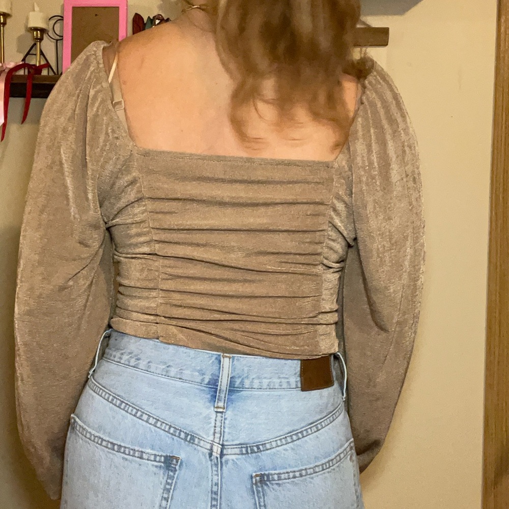 Chic Ruched Long Sleeve Bodysuit - Picture 4 of 9